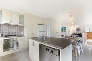 Lake House - Lake Tyers - 1