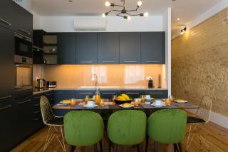 JOIVY Gorgeous 3BR home with balcony nearby Time Out Market - Lisbona - 3