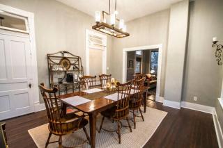 Wyoming St Restored Historic 2BR/1BA Downtown - San Antonio - 1