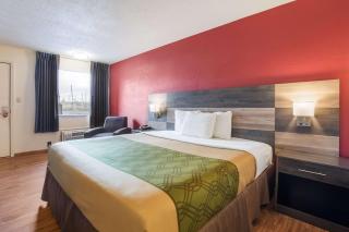 Econo Lodge - Cloverdale - 1