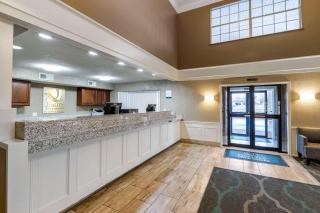 Quality Inn & Suites Des Moines - Merle Hay Road - Urbandale - 7