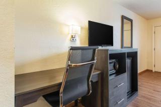 Econo Lodge - Cloverdale - 2