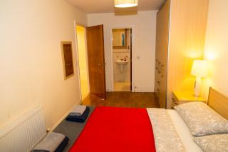 City 3 Bedroom Ensuited apartment with parking - Dublin - 7