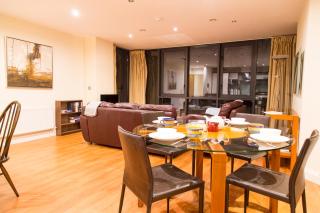 City 3 Bedroom Ensuited apartment with parking - Dublin - 9