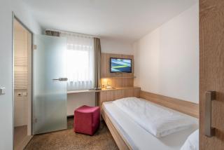 Hotel Gasthof Zum Rössle - Heilbronn - 5
