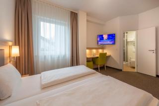 Hotel Gasthof Zum Rössle - Heilbronn - 1