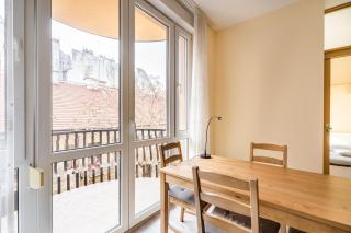 BpR VIVID Downtown Vibe with balcony - 9