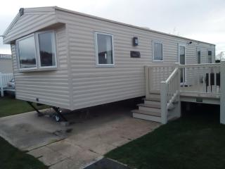 Premium Accomodation with Hot Tub, Tattershall Lakes Country Park - 6