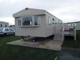 Premium Accomodation with Hot Tub, Tattershall Lakes Country Park - Tattershall - 5