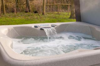 The Cabin with Hot Tub - 3