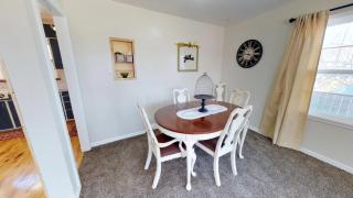 Wisteria Vine Cottage - 4