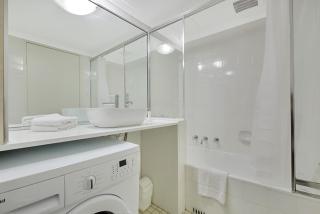 City apartment at College St - Sydney - 8