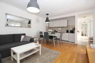 Apartment Mirrors - Rijeka - 8