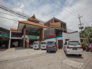 RedDoorz @ Kertajaya Surabaya - 9
