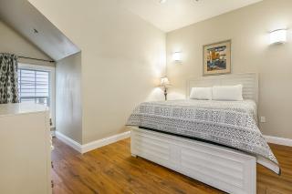 St Charles Ave Urban Retreat with Luxury Amenities - 1