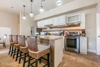 St Charles Ave Urban Retreat with Luxury Amenities - 9