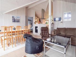 Three-Bedroom Holiday Home In Humble - Humble - 1