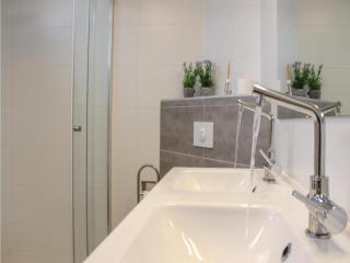 Amazing Home In Vlagtwedde - 1