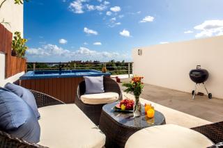 Luxurious & Central Condo In Playa Steps From The Beach - Playa del Carmen - 1