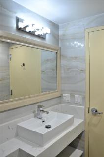 LIC Plaza Hotel - Queens - 2