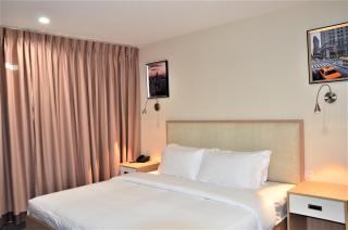 LIC Plaza Hotel - Queens - 5