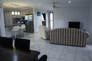 Family Friendly Holiday Home - Mackay - 3