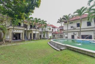 RedDoorz Plus near Seminyak Square - Denpasar - 4