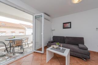 Vesna 1 city central apartment - Novalja - 8