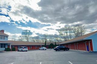 American Inn - Branford - 6