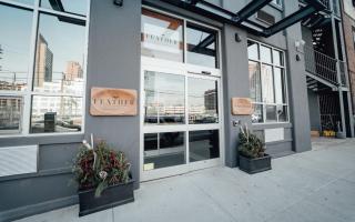 Feather Factory Hotel - Queens - 4