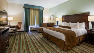 Best Western Plus Chain of Lakes Inn & Suites - 0