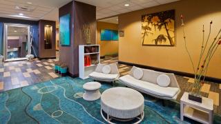 Best Western Plus Chain of Lakes Inn & Suites - 1