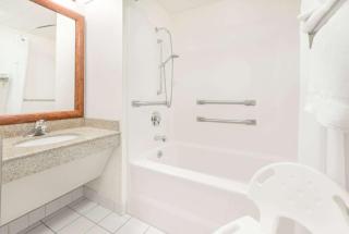Baymont by Wyndham Springfield South Hwy 65 - Springfield - 2