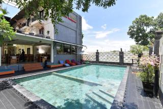 RedDoorz Plus near Mall Bali Galeria 2 - Denpasar - 2