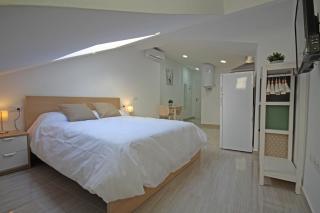 Esparteros 6, Estudios - 1