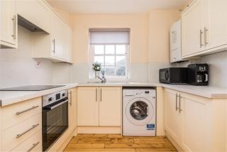 Edinburgh Central 2-Bedroom Old Town Apartment on Royal Mile - 1