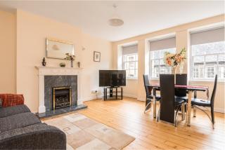 Sunny & spacious Royal Mile apt dating from 1677 - Edinburgh - 2