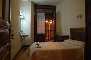 Hostal Paris - 3