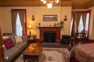 Spencer House Bed & Breakfast - 1