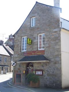 Logis Hôtel du Commerce - Quintin - 8