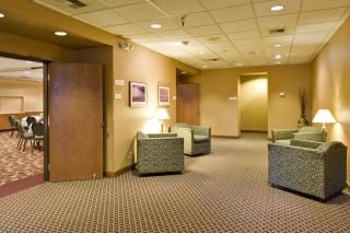 Best Western Plus Oak Harbor Hotel & Conference Center - 1