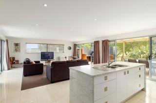 170 Hazards View Drive - Unit 2 - Coles Bay - 9