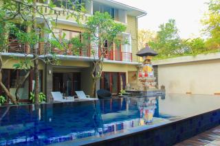 Transera Kamini Legian Hotel - Legian - 1