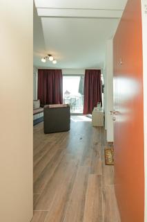 Celebrity Style Lux Apartment - Bar - 5