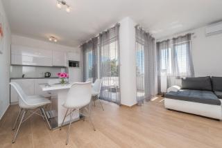 Villa Star 6 a centrally located ap. with a pool - Novalja - 1