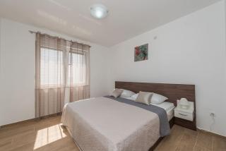 Villa Star 6 a centrally located ap. with a pool - Novalja - 7