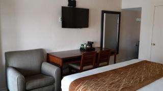 American Regency Inn - 7