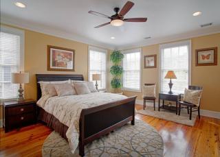 Beautiful 3Bed Townhome in Historic Downtown Savannah - 7