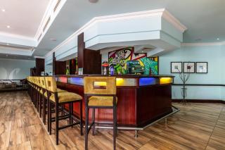 Cresta President Hotel - 9