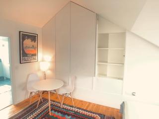 Camden Town House - 6